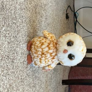 I am selling a owl